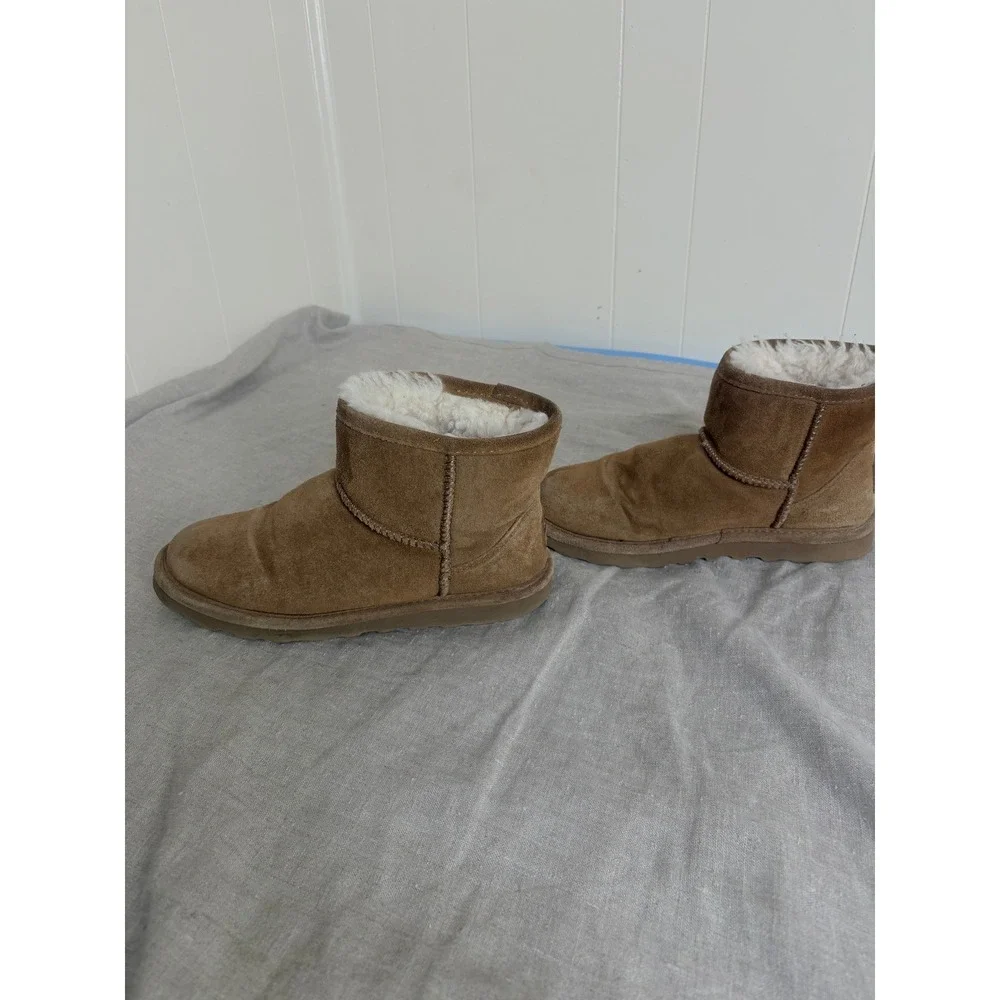 Bearpaw Elle Short Hickory Brown Suede Sheepskin Fur Lined Winter Boots Womens 8